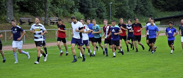 Das SG-Team beim Training auf dem Platz der Sportfreunde Obersimonswald   | Foto: Karin Hei