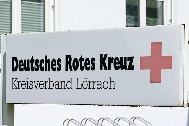 Senioren besuchen die Leitstelle des Roten Kreuzes in Lörrach