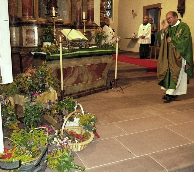 Kritterwih in der Kirche St. Barbara in Nordweil   | Foto: Reiner Merz