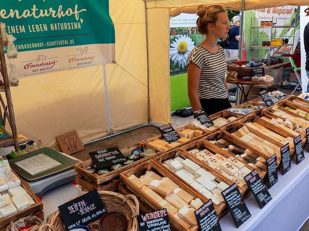 Sie duften schn, sind Augen- und Bienenweide und lassen sich vielfltig verarbeiten: Kruter. Auf dem Markt in Oberried erhielten sie sogar kirchlichen Segen – passend zu Mari Himmelfahrt am 15. August.