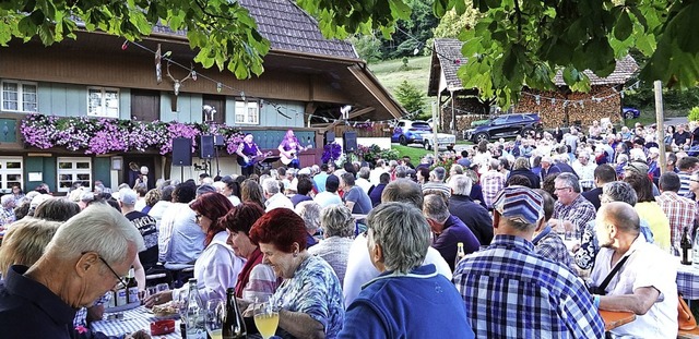 Ausverkauftes Hausbeim Auftritt der &#...hillighofer Musik- und Theatersommers.  | Foto: Hans Jrgen Hege