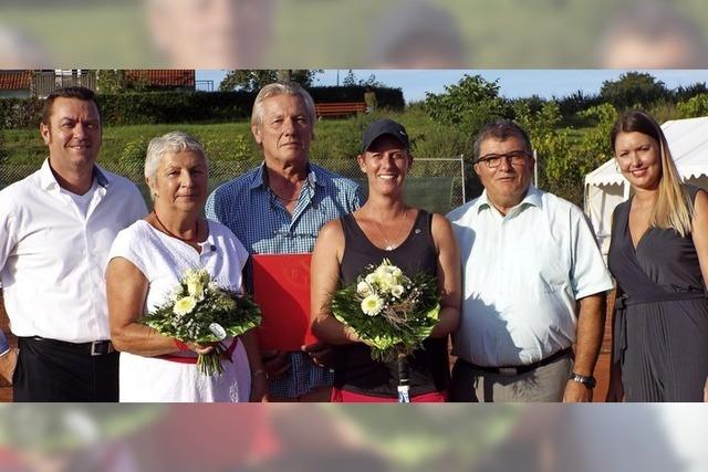 Jugend trainiert mit Ballmaschine