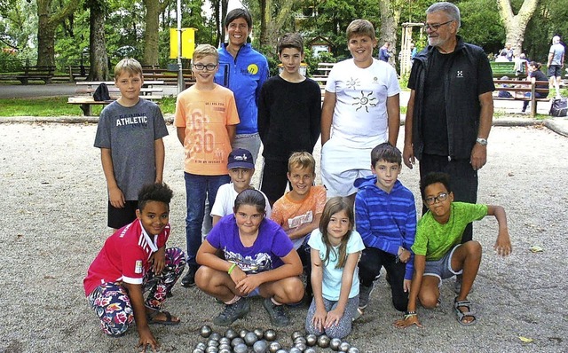 Die Teilnehmer der Ferienspielaktion vom Verein &#8222;Boule 13&#8220;.   | Foto: Jutta Beckmann