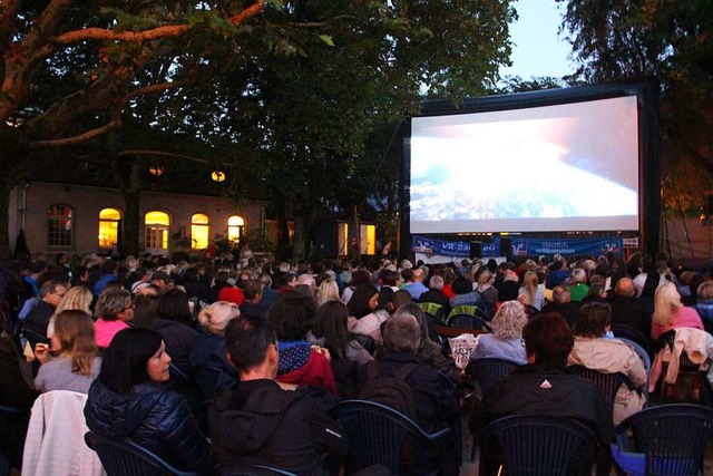 Das Open Air Kino im Stadtpark bestich...dabei fr ein besonderes Kinoerlebnis.  | Foto: Monika Weber