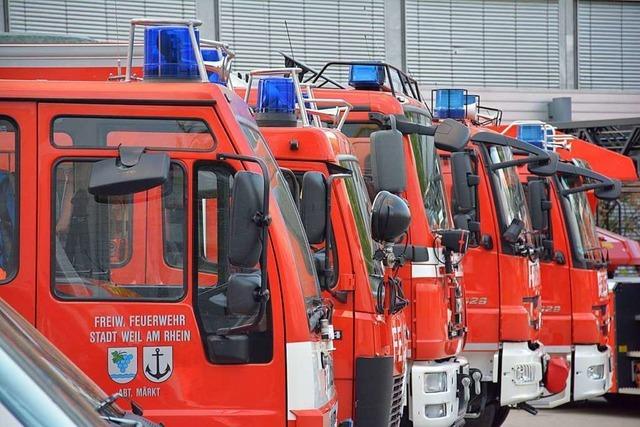 Umgestrzte Bume und berflutete Straen in den Kreisen Lrrach und Waldshut