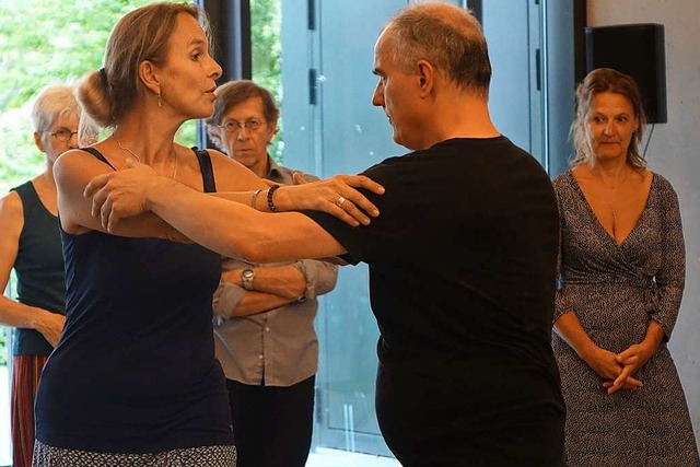 Die Tangolehrer Manuela Villa und Tizi...s bei Tango, Milonga und Vals ankommt.  | Foto: Roswitha Frey