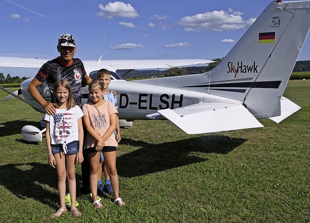 Pilot Matthias Wiggenhauser flog  im R...rogramms mit  Kindern ber die Stadt.   | Foto: Matthias Wiggenhauser