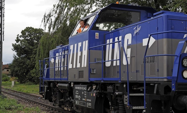 Die SWEG testete die neue Hybridlok Pr...tom auf dem Gterbahnhof in Freiburg.   | Foto: Joris Ufer