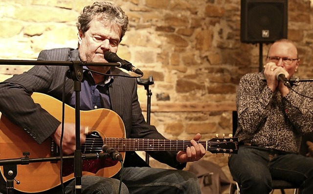 Ignaz Netzer (links) und Mojo Kilian b...g einen Hauch Chicago-Blues nach Wehr.  | Foto: Privat