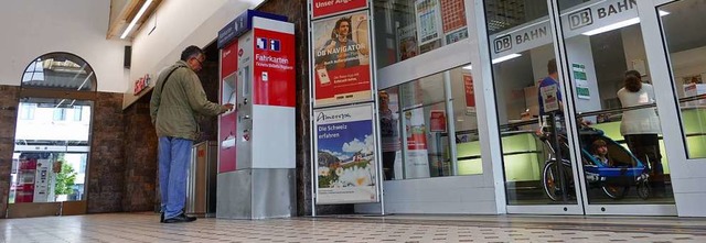 Dieser Teil der Bahnhofshalle mit Reisezentrum und Bckerei wird neu gestaltet.  | Foto: Peter Gerigk