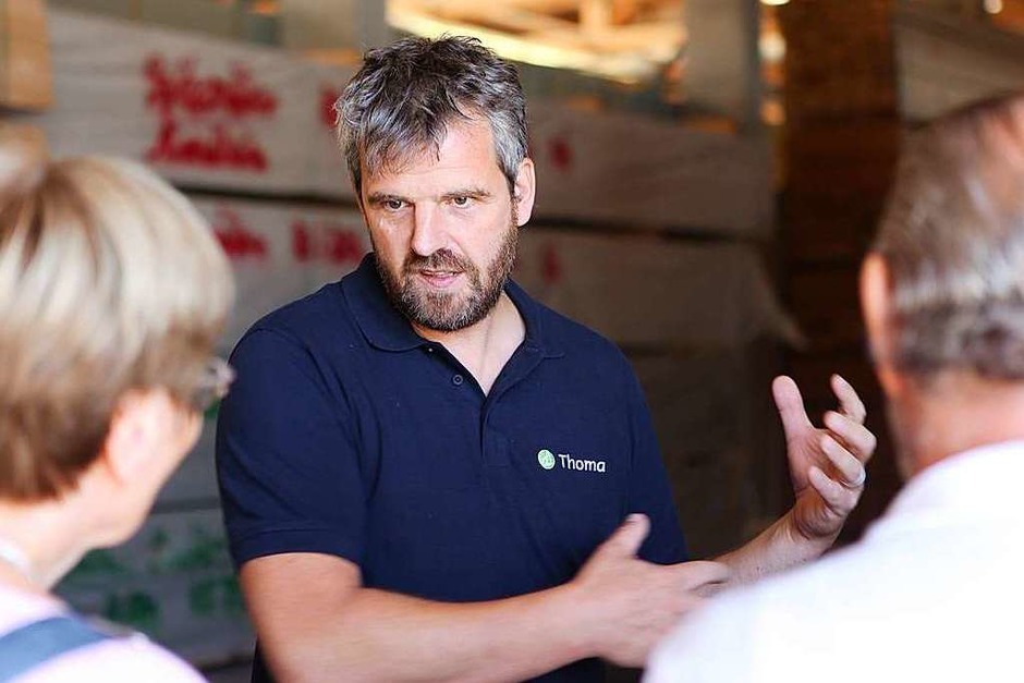 Betriebsleiter Jürgen Spitzmüller führte die Leser durch das Werk. (Foto: Bastian Bernhardt) Betriebsleiter Jürgen Spitzmüller führte die Leser durch das Werk. (Foto: Bastian Bernhardt)