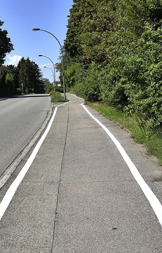 Zwei Gefahrenpunkte fr Radfahrer wurd...ht, beim Bandweg wurde nachgebessert.   | Foto: Heinz und Monika Vollmar