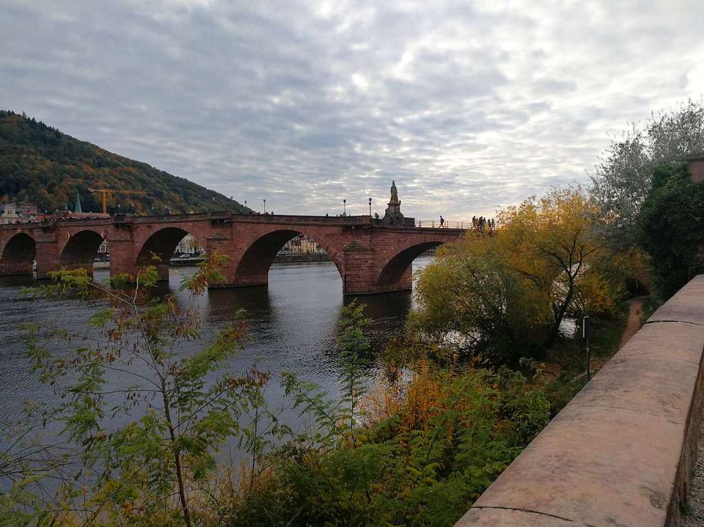 Alte Brcke in Heidelberg. Abendlicher Blick Richtung Westen, Sommer 2018.