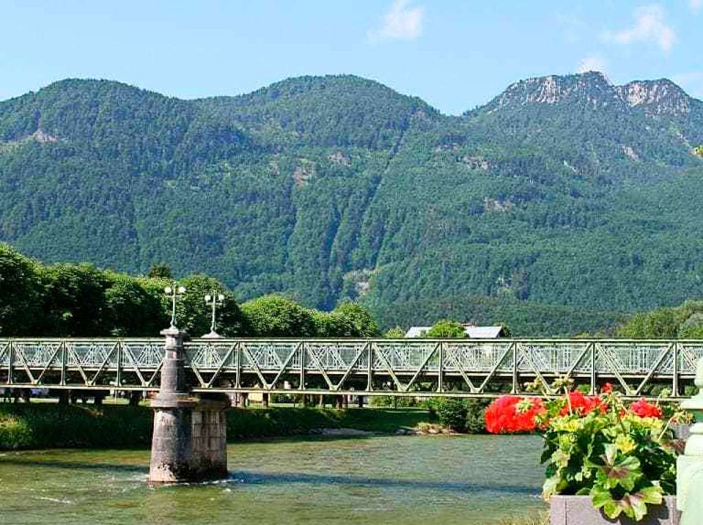 Eisenbahnbrcke in Bad Ischl. Die Aufnahme entstand beim Kaiserfest.