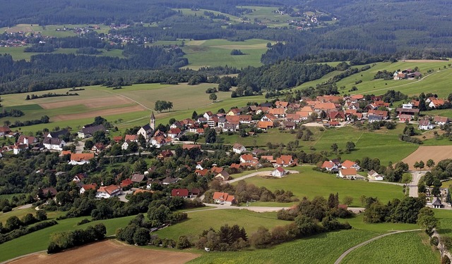 Im idyllisch gelegenen  Dorf Gschweiler war Ambos Merk Hauptlehrer.   | Foto: Christa Maier