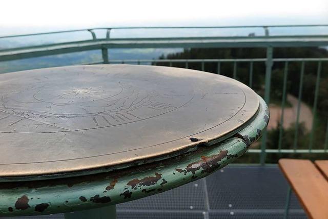 Metalldiebe scheitern am Hochblauen-Turm – an einer Messingplatte