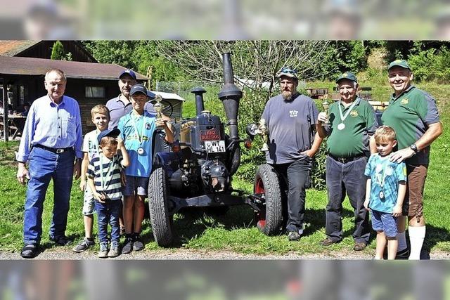 Alte Schlepper sorgen fr Entschleunigung