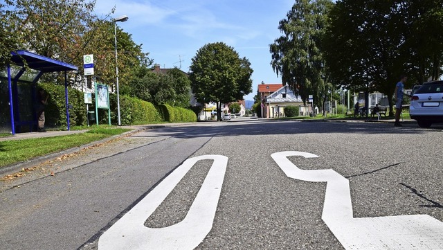 Die Maulburger Bahnhofstrae wird ihr ... Bume sollen jedoch erhalten bleiben.  | Foto: Stefan Ammann