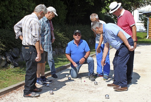 Zum festen Angebot soll das Boule-Spie...sierten Boulern aus Lffingen erprobt.  | Foto: Christa Maier