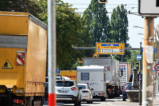 Zwischen Kronen-und Kaiserbrcke fliet der Verkehr in Stozeiten nicht gut ab.  | Foto: Rita Eggstein