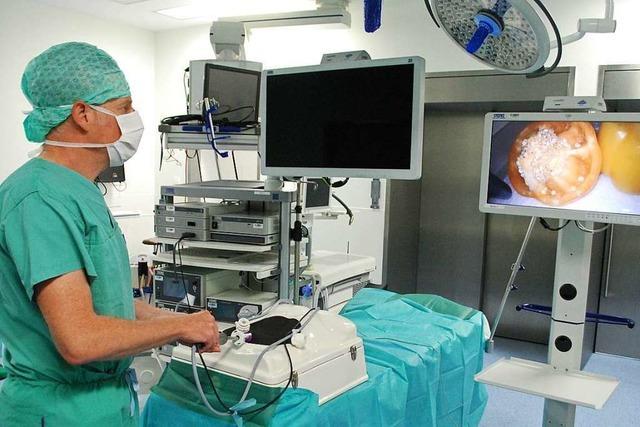 Die Chirurgen des Lrracher Klinikums sehen nun dreidimensionale Bilder auf OP-Monitoren