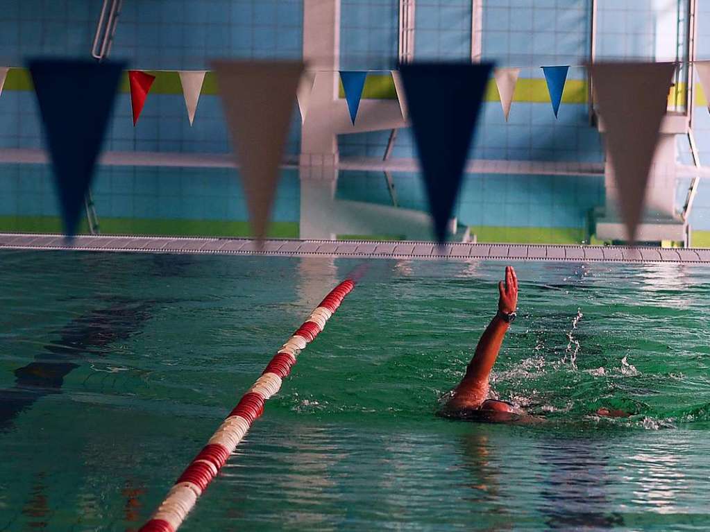 Frhschwimmer im Hallenbad der FT – dem einzigen Hallenbad im Freiburger Osten