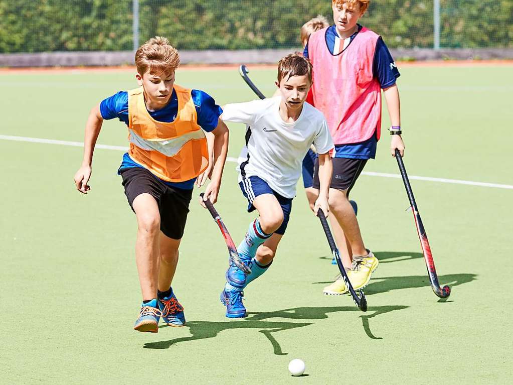 Junge Hockeyspieler der FT im Training