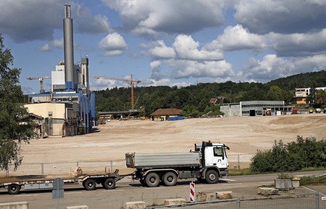 Der Blick vom Kanaldamm in Albbruck in...das neue Senioren- und Pflegezentrum.   | Foto: suedkurier