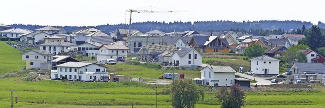 Zahlreiche neue Wohnhuser sind in nur...nur noch wenige freie Baugrundstcke.   | Foto: Juliane Khnemund