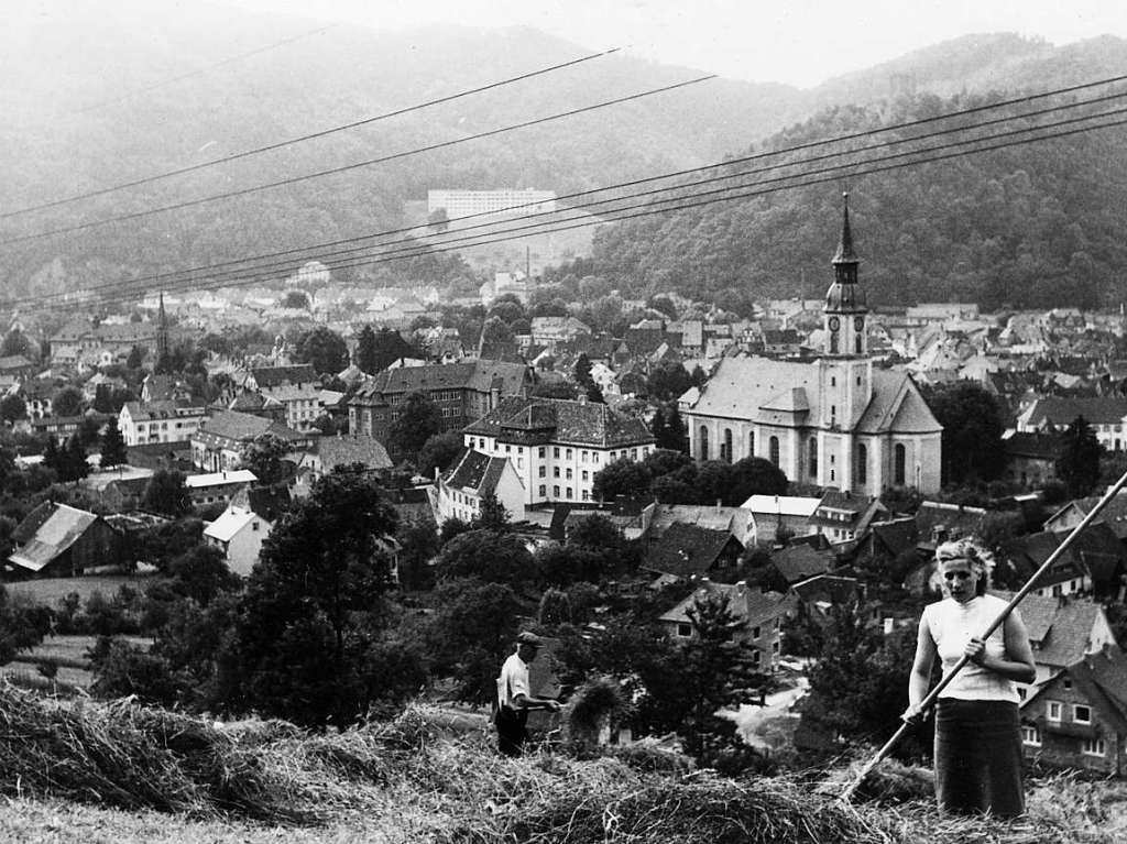 Heuernte unterhalb vom Heldenkreuz in Waldkirch, 1960