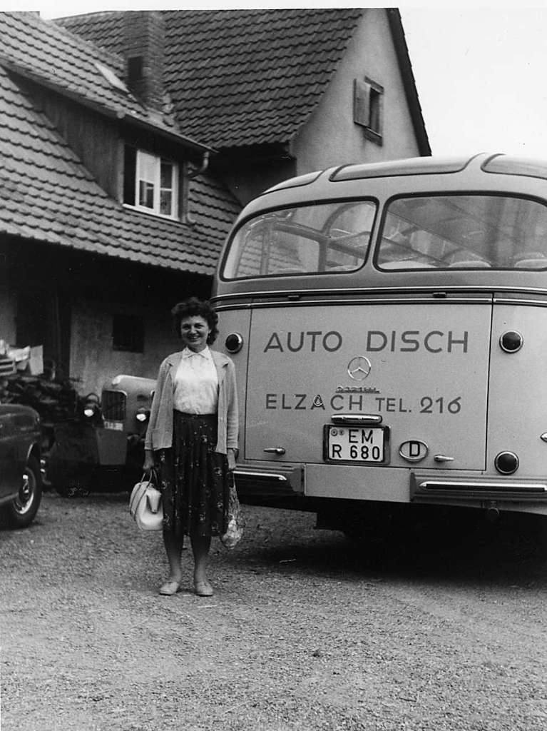 Omnibus aus Elzach  mit Fahrgast, 1964