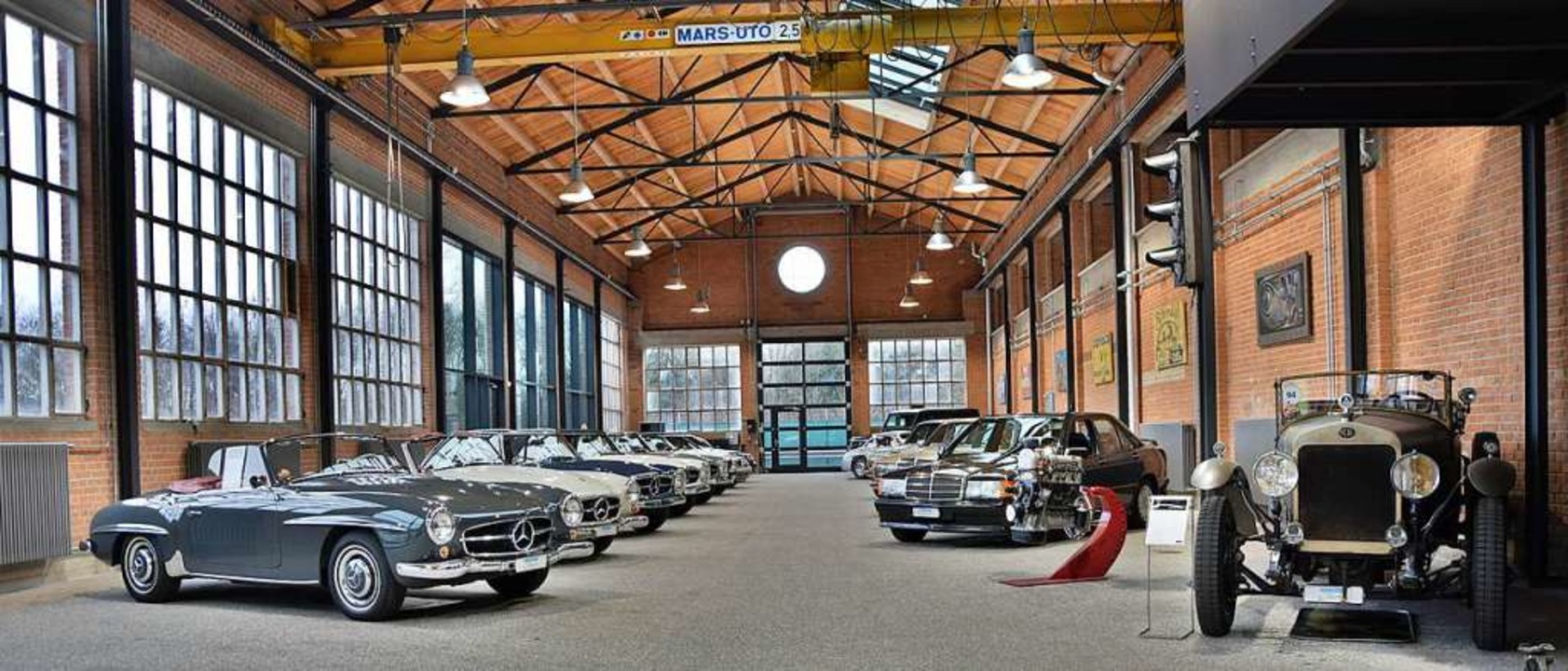 Das Mercedes-Classic-Center bei Kesten...atteln ist das einzige in der Schweiz.  | Foto: Kestenholz Holding AG