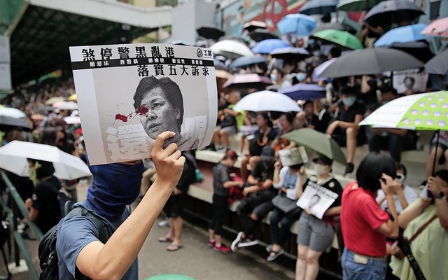Seit fast drei Monaten kommt es in Hon...ild der Regierungschefin von Hongkong.  | Foto: Jae C. Hong