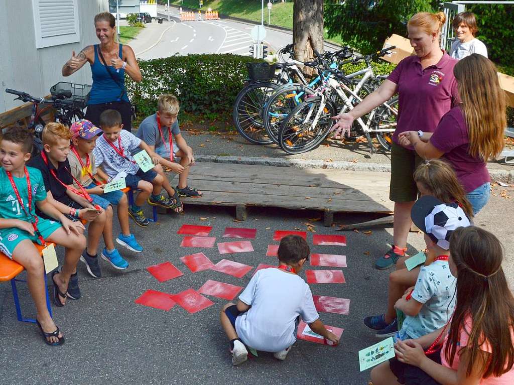 Zum 52. Mal geht es beim Trottoirfest in Rheinfelden rund. Vereine und Organisationen erweisen sich als versierte Gastgeber in den dekorierten Buden, Live-Musik auf zwei Bhnen macht Lust zum Tanzen und auch die Kinder haben ein Programm.