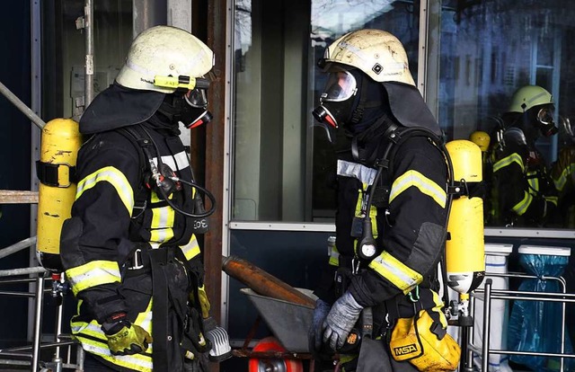 Zwei Atemschutztrupps gingen in das Gebude (Symbolfoto).  | Foto: Carmen Jaspersen