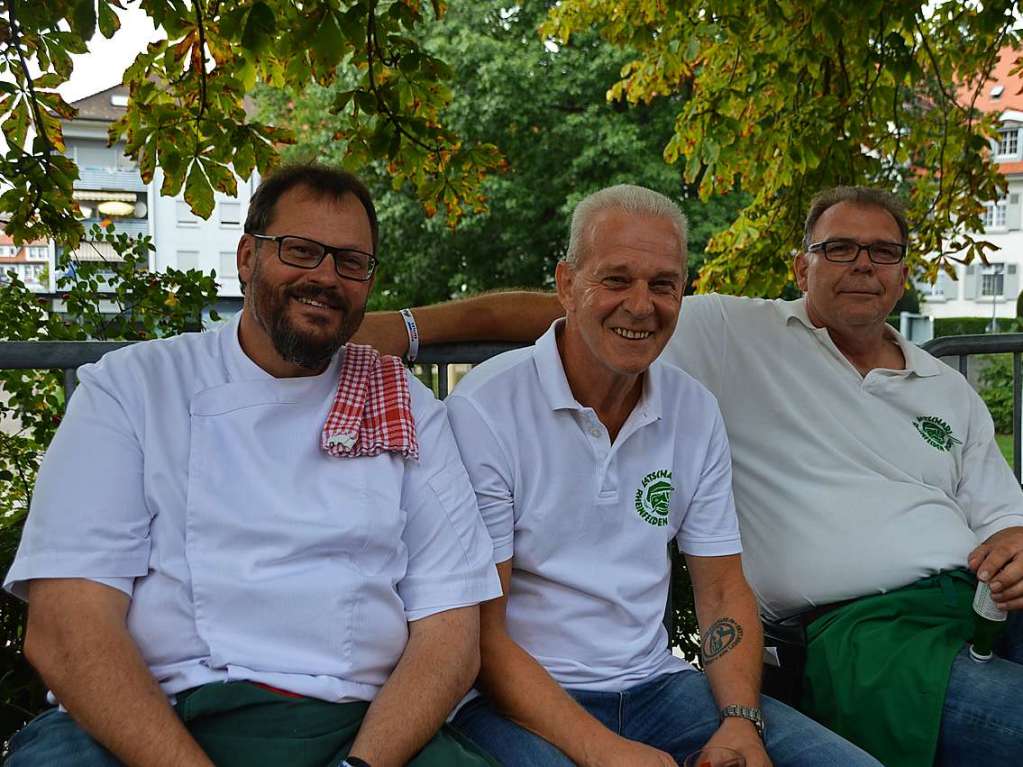 Zum 52. Mal geht es beim Trottoirfest in Rheinfelden rund. Vereine und Organisationen erweisen sich als versierte Gastgeber in den dekorierten Buden, Live-Musik auf zwei Bhnen macht Lust zum Tanzen und auch die Kinder haben ein Programm.