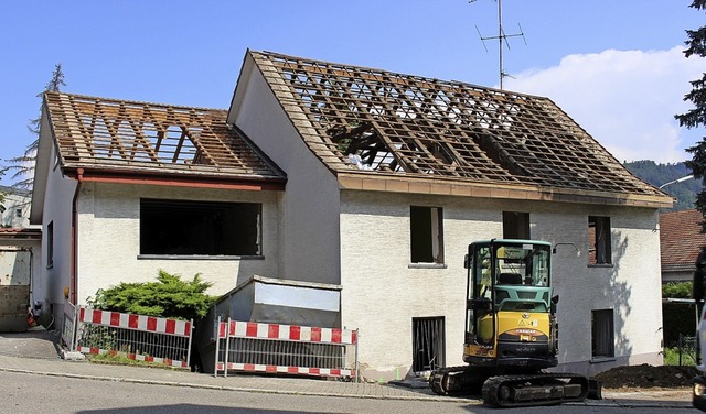 Das Haus in der Kirchstrae 10 wird ab...nd Geschftshaus soll dort entstehen.   | Foto: Hansjrg Bader