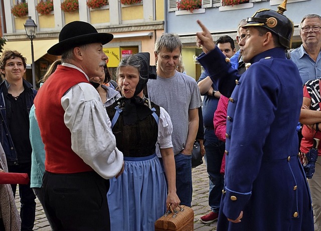 &#8222;Der Polizei&#8220; Xaver ist ei...es und Gustav gehorchen (von rechts).   | Foto: Hubert Bleyer