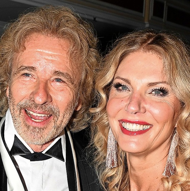 Thomas Gottschalk mit seiner neuen Lebensgefhrtin Karina Mro  | Foto: Felix Hrhager