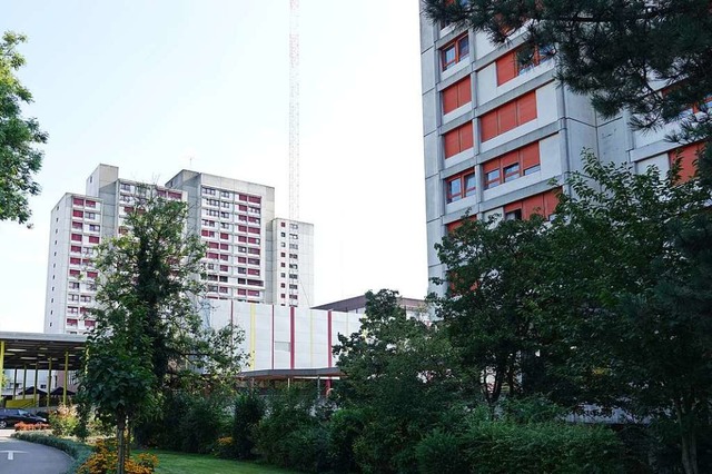 Der neue Turm wird die bisherigen Geb...Grenzach-Wyhlen aus gut zu sehen sein.  | Foto: Valentin Zumsteg