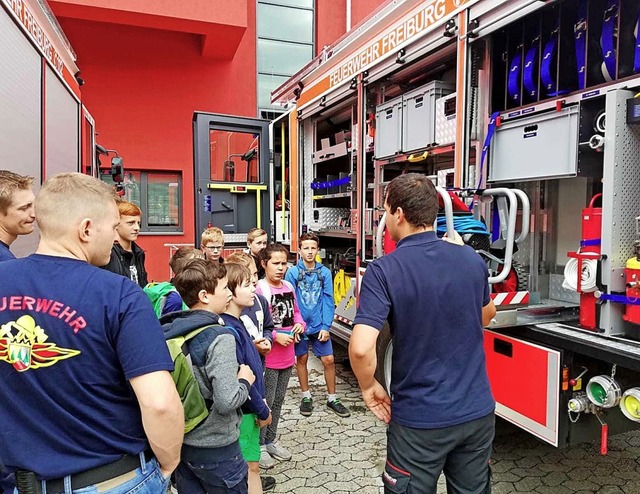 Ein Hhepunkt: Die Besichtigung der Berufsfeuerwehr Freiburg.  | Foto: Privat