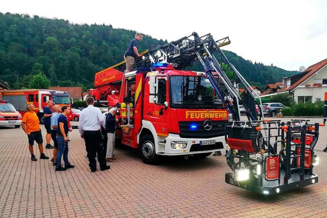 Mit der neuen Drehleiter erreichen die Feuerwehrleute eine Hhe von 23 Metern.  | Foto: Feuerwehr Schopfheim