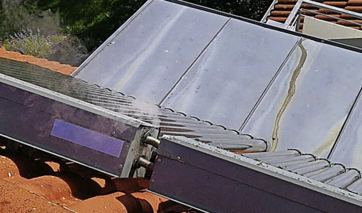 Ein Leck  einer Solaranlage war  Ursache für den Rauch  | Foto: Feuerwehr