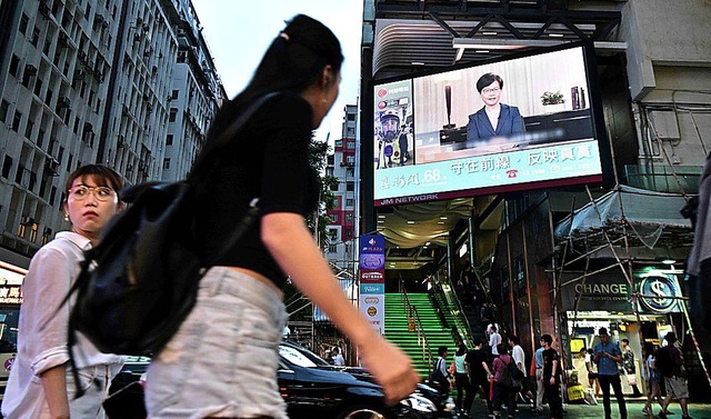 Carrie Lam kndigt an, ein umstrittenes Gesetz zurckzuziehen.  | Foto: ANTHONY WALLACE (AFP)