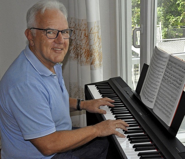 Den Flohwalzer kann Horst Hfler schon...r aber richtig Klavierspielen lernen.   | Foto: Ralf Strittmatter