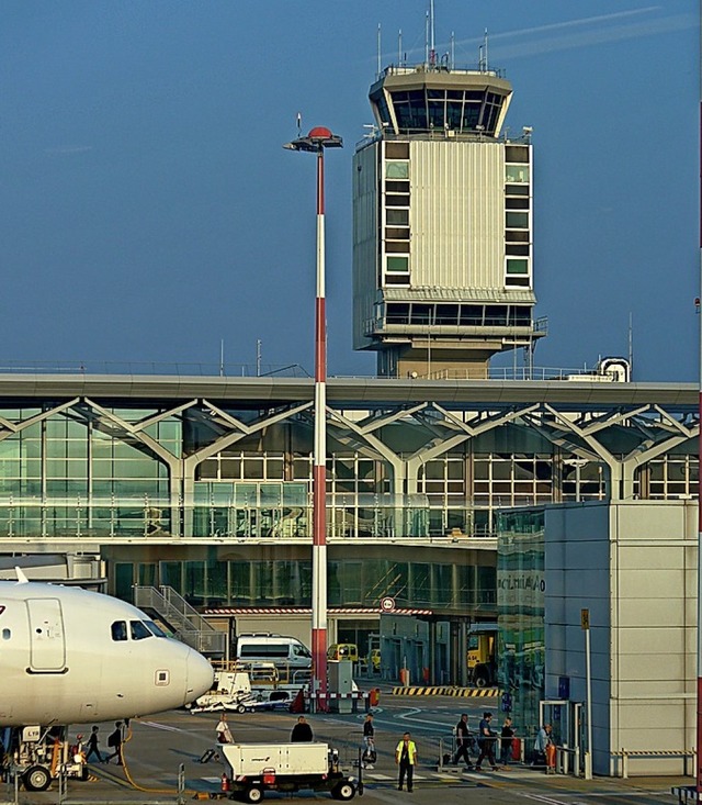 Der Euroairport mit Tower  | Foto: Daniel Gramespacher