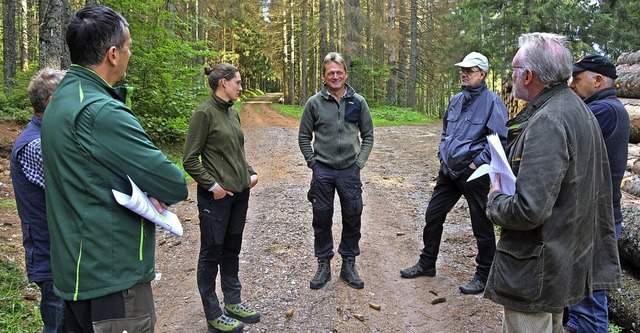 Die Vorstandschaft der FBG Hchenschwa...nks) und Elena Kummer (3. von links).   | Foto: Stefan Pichler