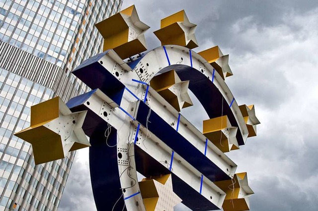 Banken mssen schon heute Negativzinse...EZB zahlen, wenn sie dort Geld parken.  | Foto: Boris Roessler