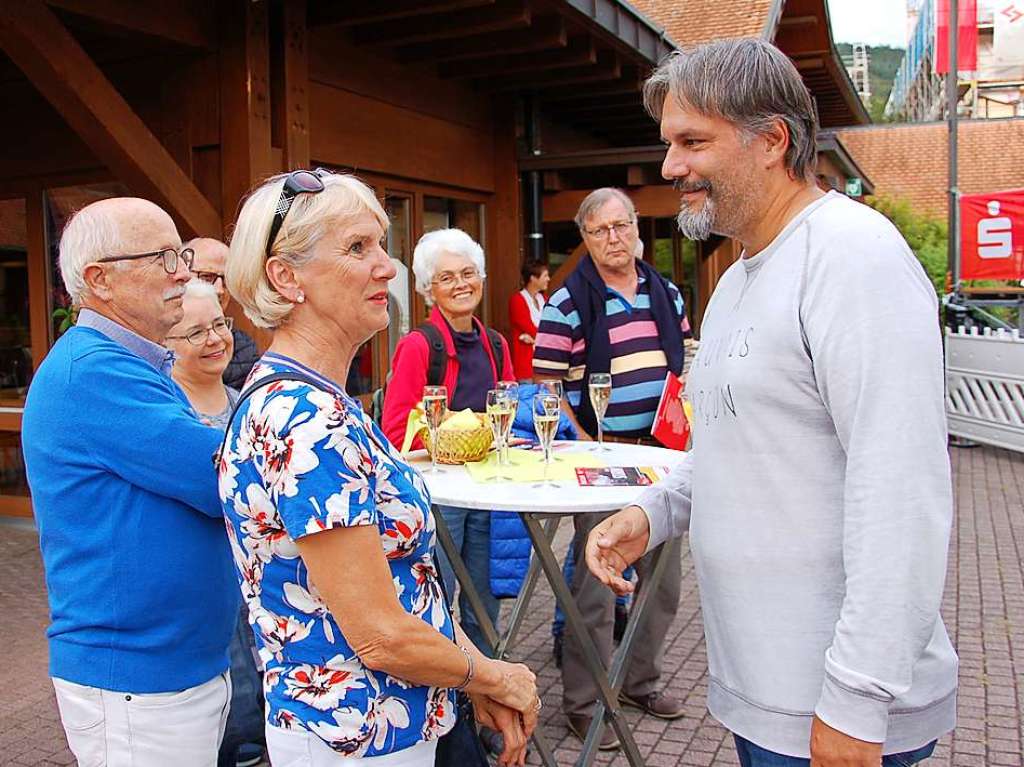 Hauptdarsteller Christian Peter Hauser aus Wien im Gesprch mit BZ-Lesern