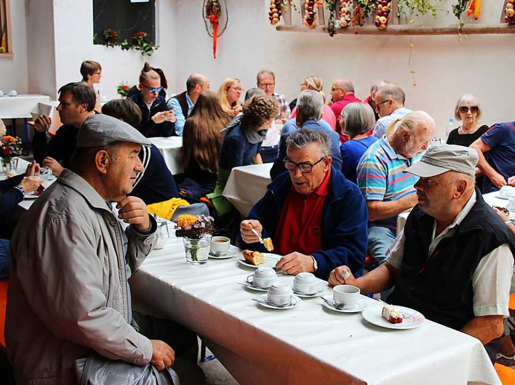 Bei feinem Wein, wechselhaften Wetter und guter Musik feierten die Besucher der Weinfeste in Merdingen und Eichstetten an mehreren Tagen.